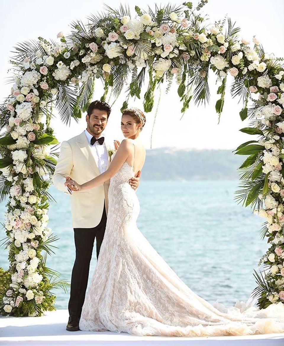 Fahriye Evcen ve Burak Özçivit Düğününden Fotoğraflar Fahriye Evcen ve Burak Özçivit Düğününden Fotoğraflar